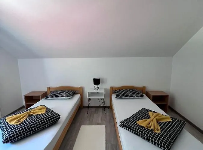 Oaza Mira - Apartment With Lake View & Private Pool 公寓 *