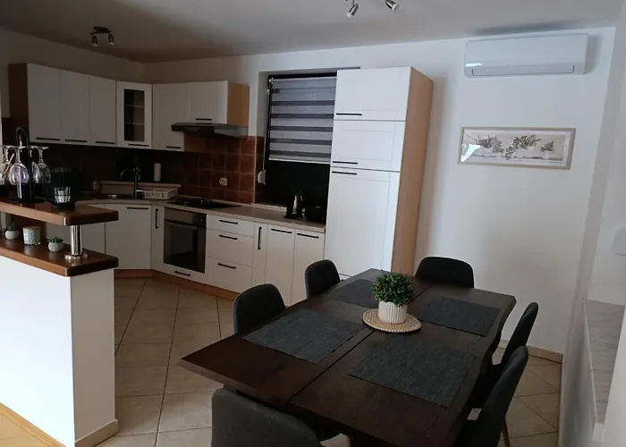 Oaza Mira - Apartment With Lake View & Private Pool 公寓 *