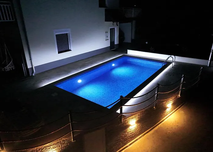 Oaza Mira - Apartment With Lake View & Private Pool